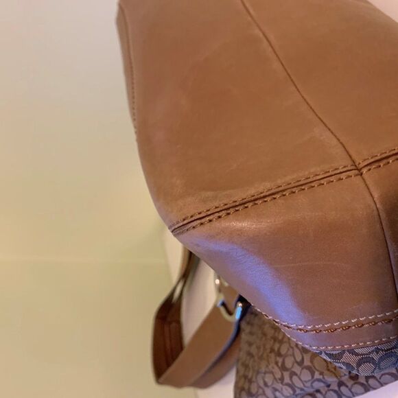 Coach handbag, purse, tote, EUC, classic fabric, leather trim, horse har… - Picture 11 of 16
